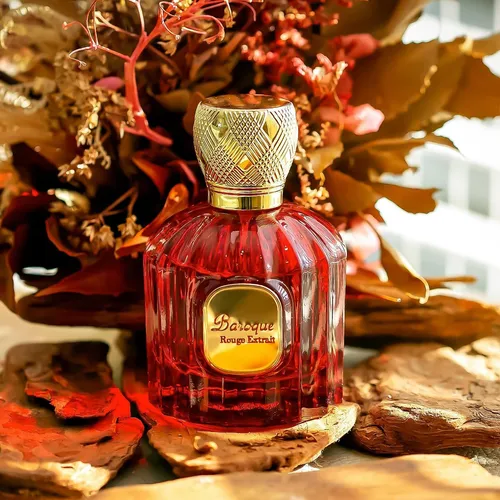 الحمبرا باروک رژ اکستریت (Alhambra Baroque Rouge Extrait): نسیمی از لوکس با الهام از Baccarat Rouge